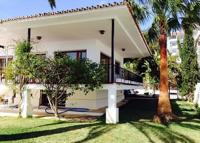 Maria De Waard Villa