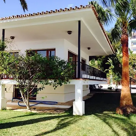 Maria De Waard Villa