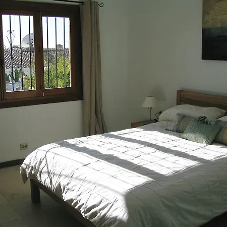 Maria De Waard Villa