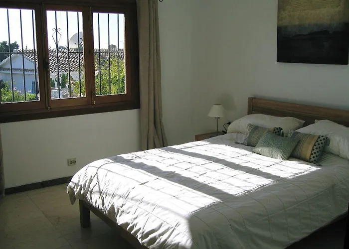 Maria De Waard Вілла